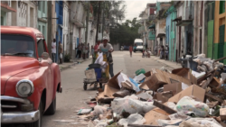 ARRIBA DE LA BOLA / Una tripleta de dolores de cabeza vivieron esta semana los cubanos:"Cacerolazos, denuncias y acumulación de basuras"