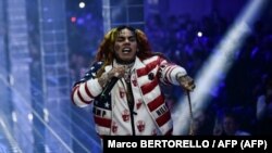 Tekashi 6ix9ine en un concierto en Milán, Italia en 2018.