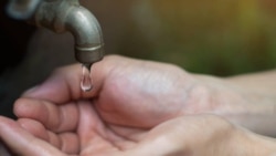 Habaneros lamentan falta de agua potable y salideros de aguas albañales 