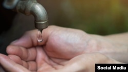 Habaneros lamentan falta de agua potable y salideros de aguas albañales 