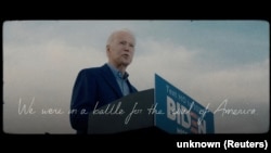 El presidente de EEUU Joe Biden habla en esta imagen fija tomada de su video oficial de lanzamiento de campaña publicado el 25 de abril de 2023. (Cuenta oficiald e YouTube de Joe Biden vía Reuters)
