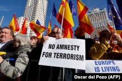 Manifestación contra la propuesta de Ley de Amnistía en Madrid, España. (Oscar del Pozo/AFP)