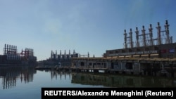 La planta eléctrica flotante de Turquía, el 17 de febrero de 2023, en la Bahía de La Habana.