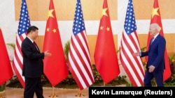 Presidente Biden se reúne con el presidente Xi al margen de la cumbre de líderes del G20 en Bali, Indonesia, el 14 de noviembre de 2022. REUTERS/Kevin Lamarque//Foto de archivo