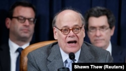 FOTO ARCHIVO. El representante demócrata de Tennessee, Steve Cohen, pronuncia un discurso en Capitol Hill en Washington, EEUU, el 11 de diciembre de 2019. Shawn Thew/Pool vía REUTERS