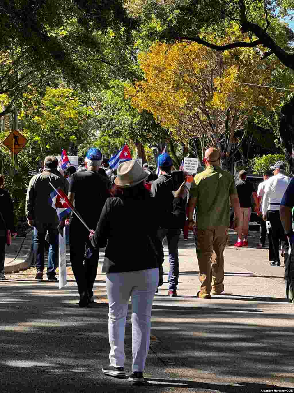 Caminata en Miami en apoyo a los cubanos que protestaron el 17M