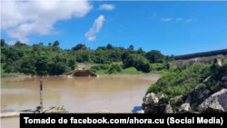 El colapso del puente de Arroyo Seco en Mayarí.