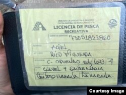 Licencia de pesca del propietario de la embarcación.