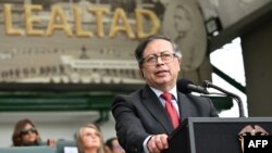 El presidente colombiano Gustavo Petro habla durante una ceremonia en una escuela militar de Bogotá, en diciembre pasado. (Raul ARBOLEDA/AFP)