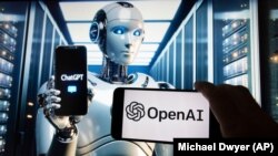 El logotipo de OpenAI se ve en un teléfono celular y una imagen generada por ChatGPT. Diciembre/2023. (Foto: AP/Michael Dwyer)