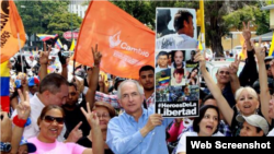 Caraqueños tomaron la calle en paz.