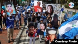 Nicaragüenses demandan justicia para las víctimas de la represión de 2018 en Miami este domingo 17 de abril. Foto cortesía: Winston Potosme
