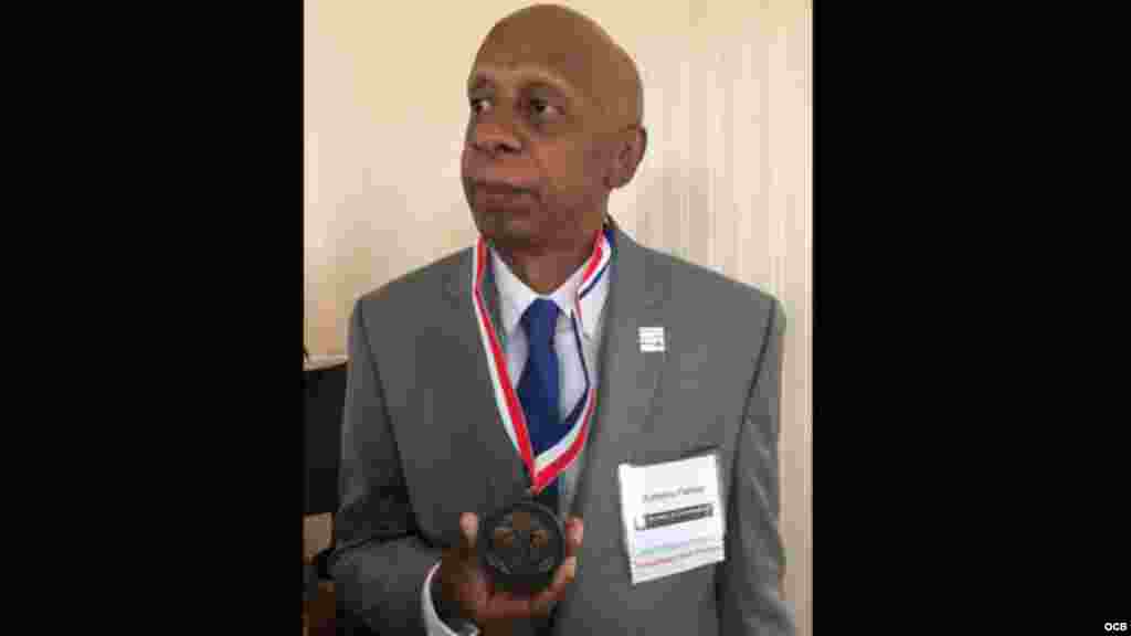 Guillermo Fariñas recibe en Washington la Medalla de la Libertad Truman-Reagan. Foto: Ricardo Quintana