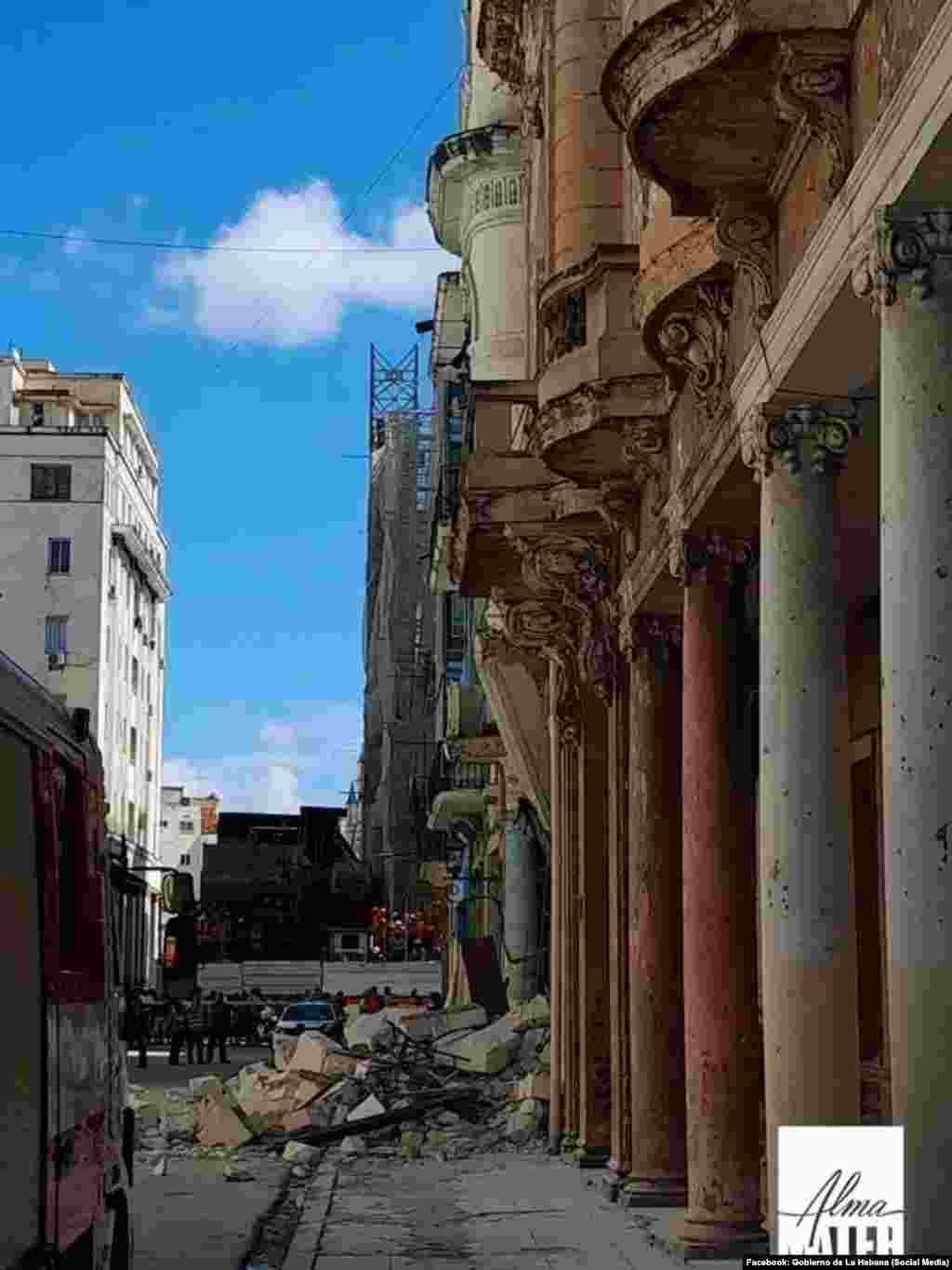 Parte de los escombros del derrumbe parcial de un edificio en La Habana / Foto: Revista Alma Mater