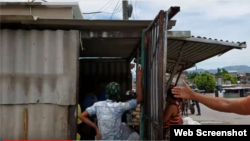 Con sus viviendas en pésimas condiciones esperan muchas familias la llegada del huracán Irma en la región oriental de Cuba.