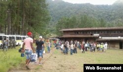 Migrantes cubanos en el albergue de Los Planes en Gualaca, provincia de Chiriquí, Panamá.