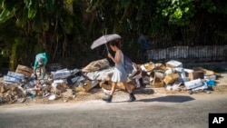 La empresa de Comunales de la capital tampoco tiene personal para trabajar / Foto: Desmond Boylan (AP)