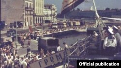 Barco militar soviético anclado en el Puerto de La Habana en 1977. 