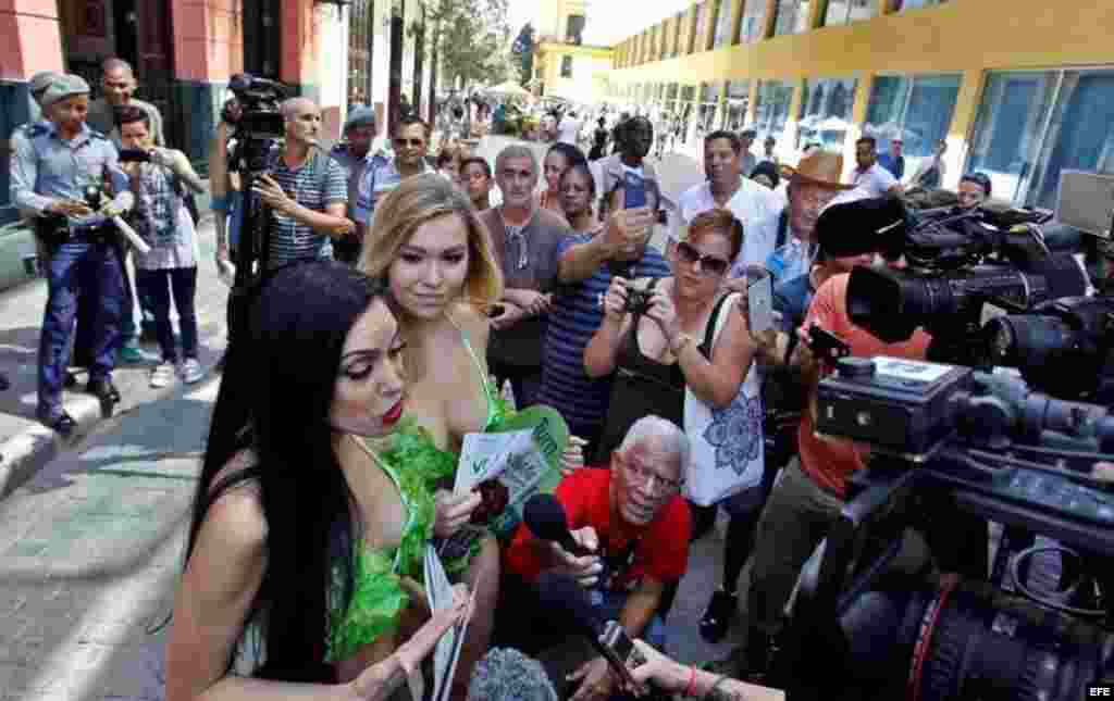 Las Damas lechuga buscan difundir en La Habana un mensaje en defensa de los animales y el estilo de vida vegetariano.