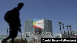 El Centro de Convenciones en Los Ángeles aloja la IX Cumbre de las Américas, en el foro de mandatarios del hemisferio occidental se discutirá el tema migratorio, México y los países del Triángulo Norte, ausentes en la cita. Foto: Reuters/Andrés Becerril.