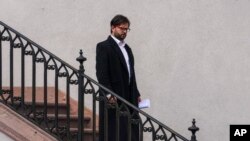 El presidente de Chile, Gabriel Boric, el lunes 23 de mayo de 2022, en el palacio presidencial de La Moneda, en Santiago. (AP Foto/Esteban Felix)