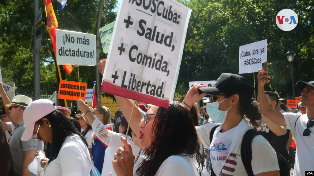 La manifestación de Madrid fue una de las varias protestas programadas entre el domingo y el lunes en diferentes ciudades de España.