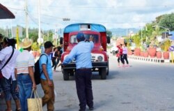 El servicio de transporte público en Cuba es deficiente. (Captura de Foto/Escambray)