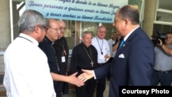 Presidente de Costa Rica Luis Guillermo Solís con los obispos de Centroamérica.