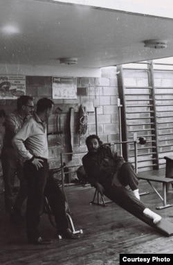 En su gimnasio de la calle 11 del Vedado. (Luis Domínguez)