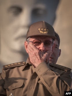 Raúl Castro en el desfile del primero de mayo de 2017.