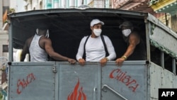 Reactivan servicio de transporte público y abren las playas del este de La Habana, 1 de octubre de 2020 (YAMIL LAGE / AFP).