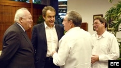 Zapatero en su reunión con Raúl Castro. 