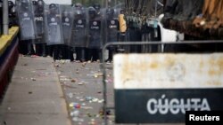 Fuerzas de seguridad de Venezuela bloquearon el puente internacional Francisco de Paula Santander.