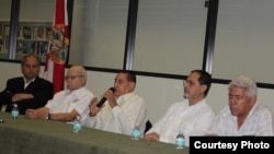 Agapito Rivera (c), campesino cubano, condenado a 25 años de prisión.