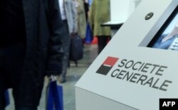 Logo del banco Societe Generale en una calle de París. (Eric Piermont/AFP)