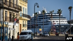 El crucero Adonia, de Carnival Cruise Line, en La Habana en 2016 (Foto: Archivo).