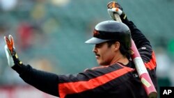 Rafael Palmeiro, el 15 de agosto de 2005. (AP Photo/Marcio José Sánchez).