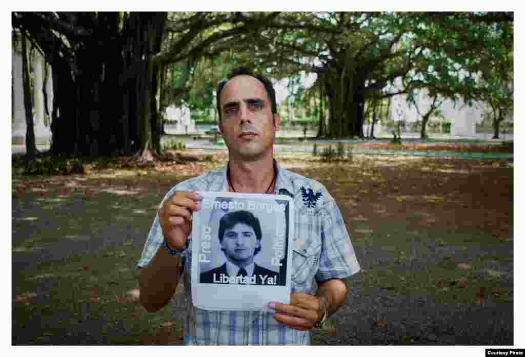 Zaqueo Báez, preso político, detenido sin juicio desde que en septiembre de 2015 intentara junto a otros opositores acercarse al Papa Francisco, en la visita del Sumo Pontífice a La Habana, Cuba. Foto cortesía de Claudio Fuentes.