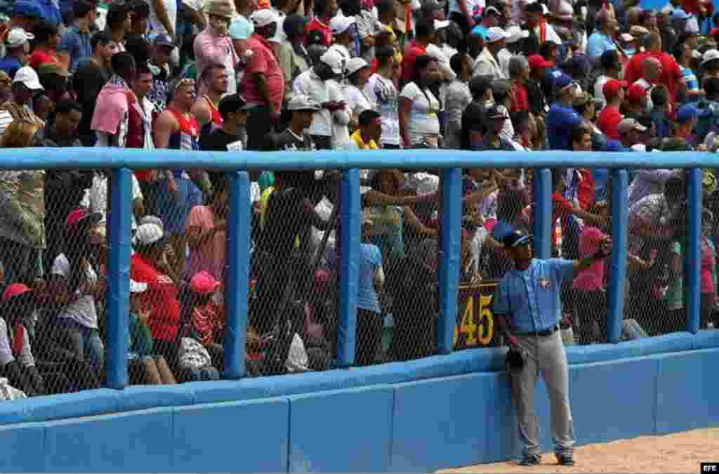 Lleno completo en el estadio Latinoamericano de La Habana.