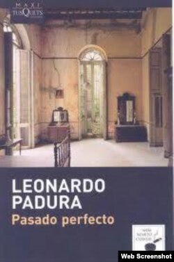 Las tiradas de los libros de Padura en Cuba se agotan en el lanzamiento.