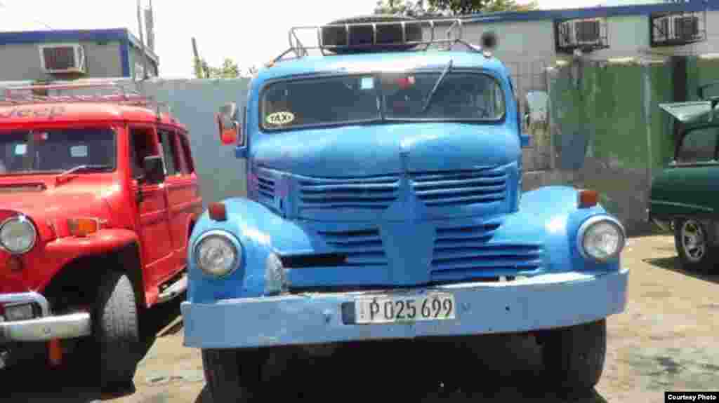 Camioneta para transporte interprovincial. Foto cortesía de Yoandri Montoya.