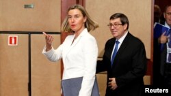 Federica Mogherini y Bruno Rodríguez en Bélgica el 15 de mayo de 2018. REUTERS/Francois Lenoir