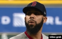 El pitcheo de David Price se combinó con jonrones de Devers y JD Martínez para llevar a Boston a la Serie Mundial de Béisbol 2018