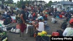 Campamento de cubanos varados en Surinam.