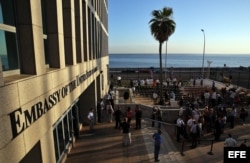 Vista del edificio de la embajada de Estados Unidos.