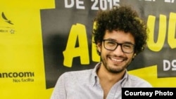 Juan Camilo Cruz dirige la Fundación Ambulante Colombia, rama de la iniciativa de Gael García Bernal para difundir el documental mediante giras.