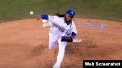 Johnny Cueto maniató anoche a los bateadores de los Mets.