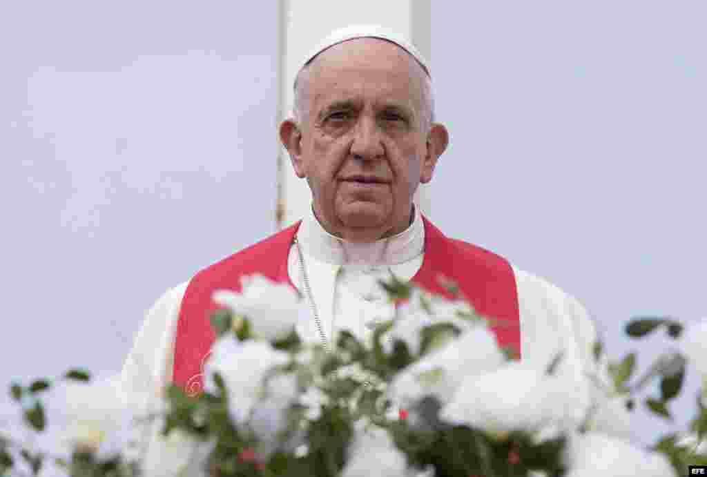 Bendición Papal a toda la ciudad de Holguín.