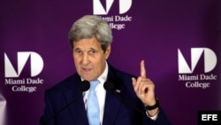 El secretario estadounidense de Estado, John Kerry, durante su discurso en el Miami-Dade College.