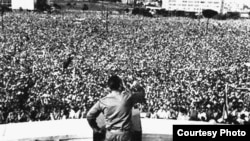 "hubo ciegos con anteojos / que saltaban sobre zancos" (Manuel de Zequeira y Arango)